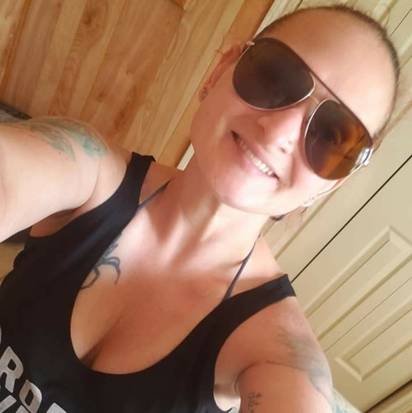 Meet your Posher, Kristen - Picture 2 of 3